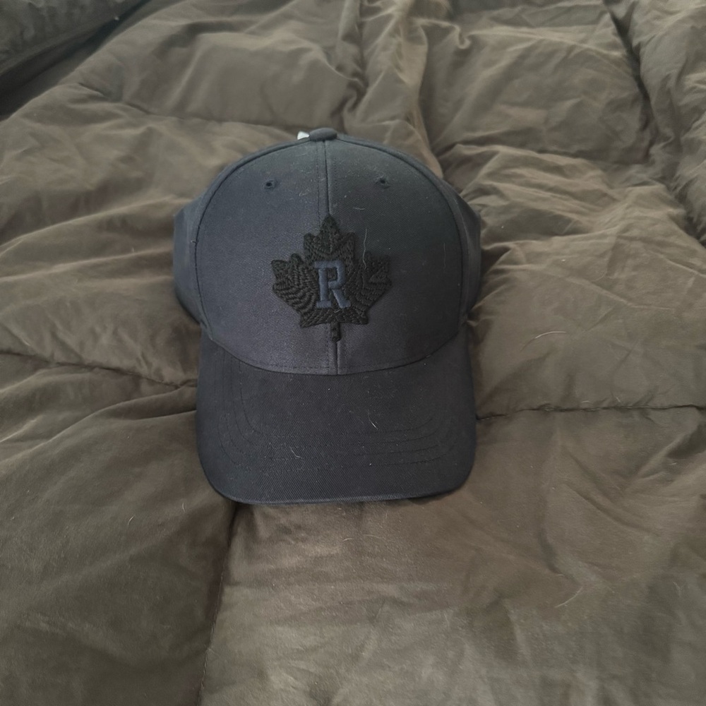 Roots Black Curved Brim Hat